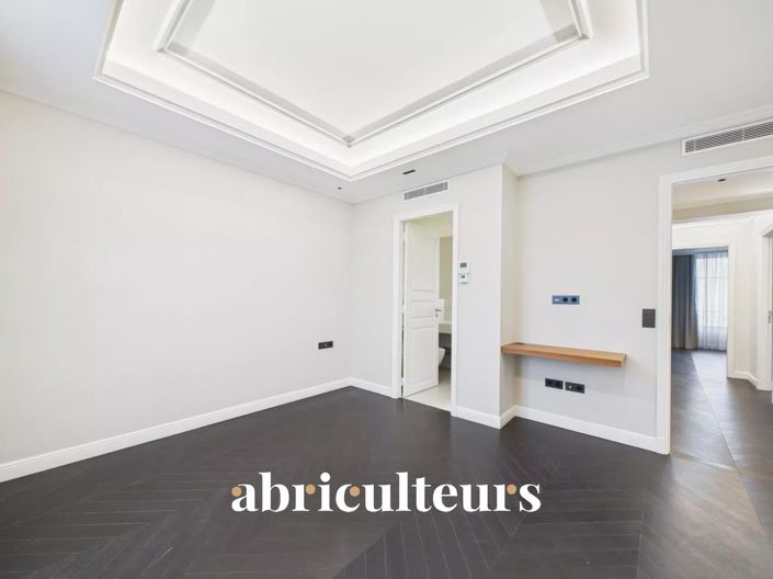 Image No.12-5 Bed House for sale