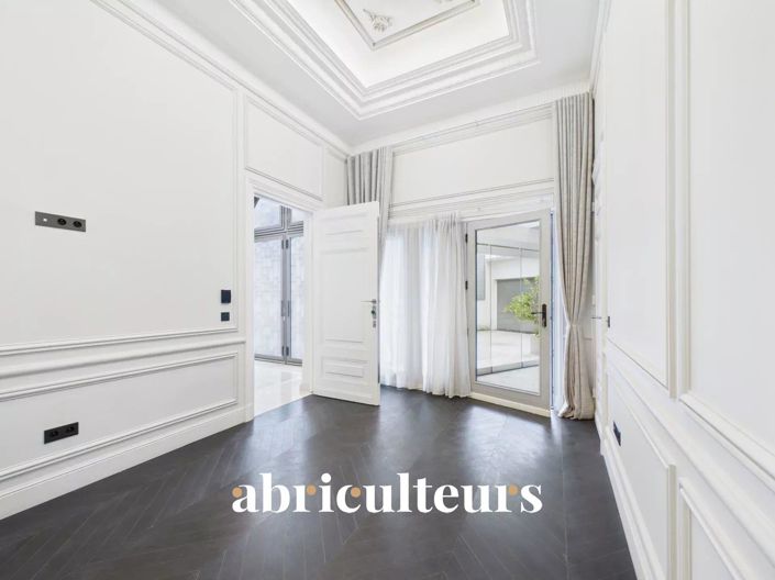 Image No.19-5 Bed House for sale