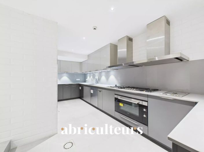 Image No.21-5 Bed House for sale