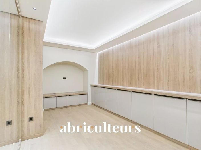 Image No.22-5 Bed House for sale