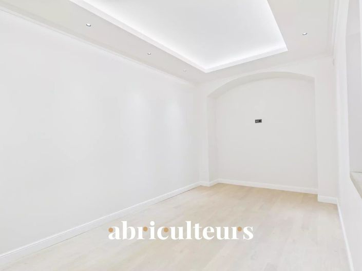 Image No.25-5 Bed House for sale