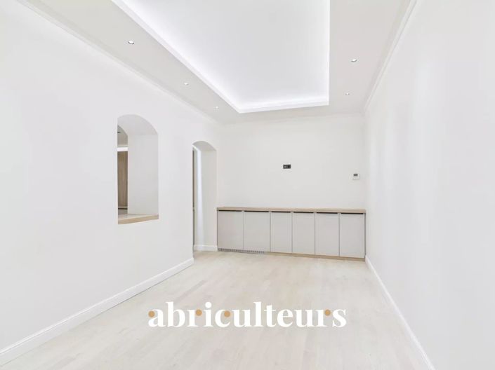 Image No.26-5 Bed House for sale