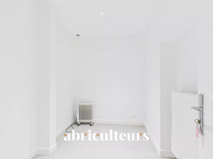 Image No.28-5 Bed House for sale