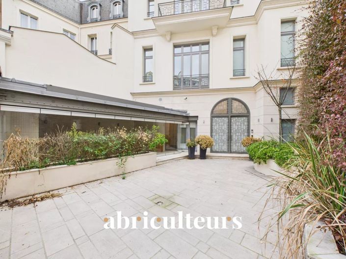 Image No.30-5 Bed House for sale