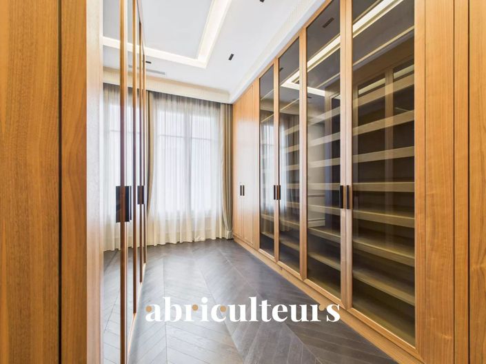 Image No.7-5 Bed House for sale