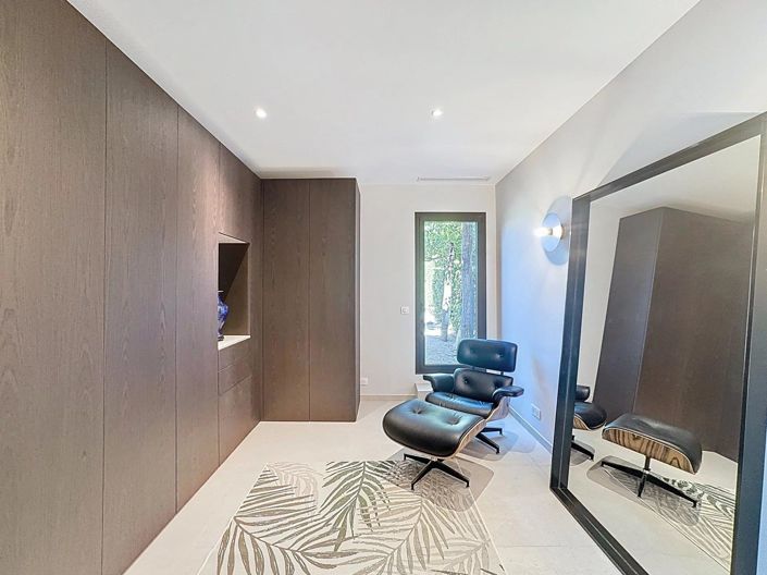 Image No.20-3 Bed House for sale