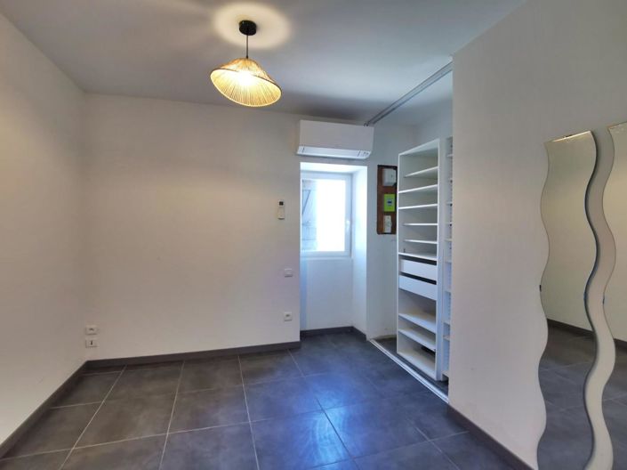 Image No.10-1 Bed House for sale