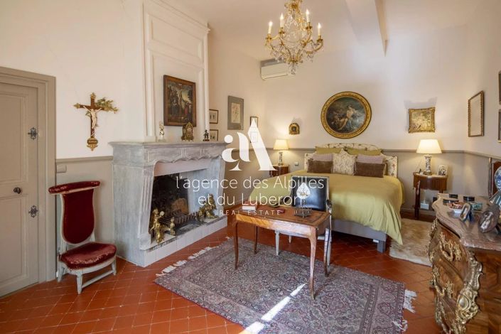 Image No.21-5 Bed House for sale