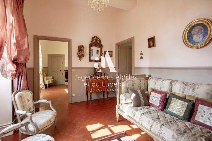 Image No.26-5 Bed House for sale