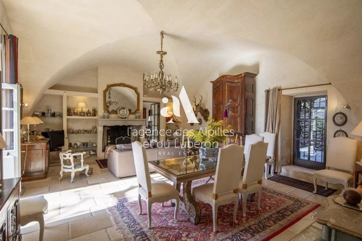 Image No.6-5 Bed House for sale