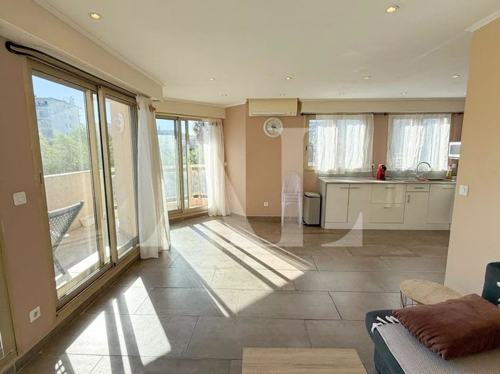 Image No.4-1 Bed Property for sale