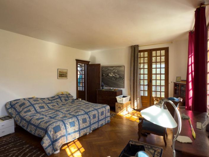 Image No.12-7 Bed House for sale