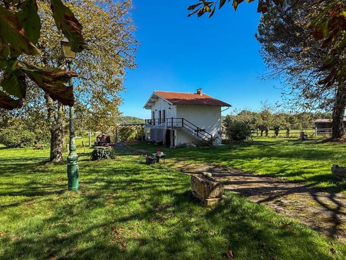 Image No.17-7 Bed House for sale