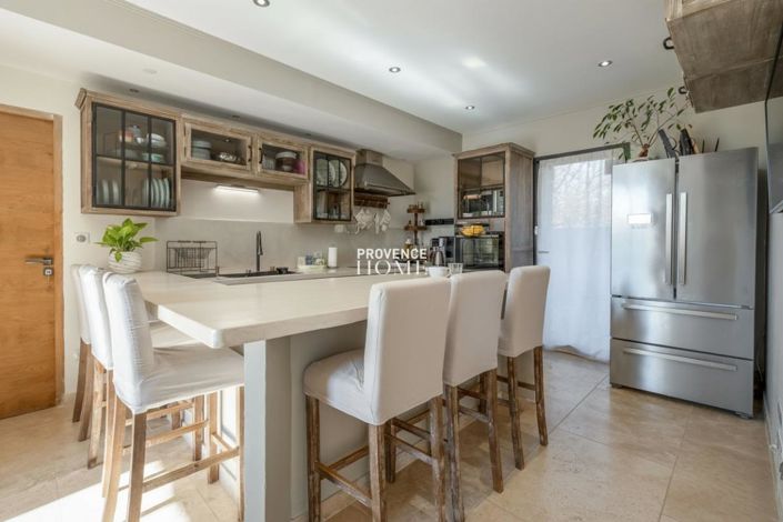 Image No.5-Maison de 4 chambres à vendre à Gordes