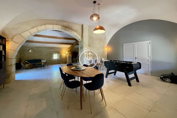 Image No.8-10 Bed House for sale