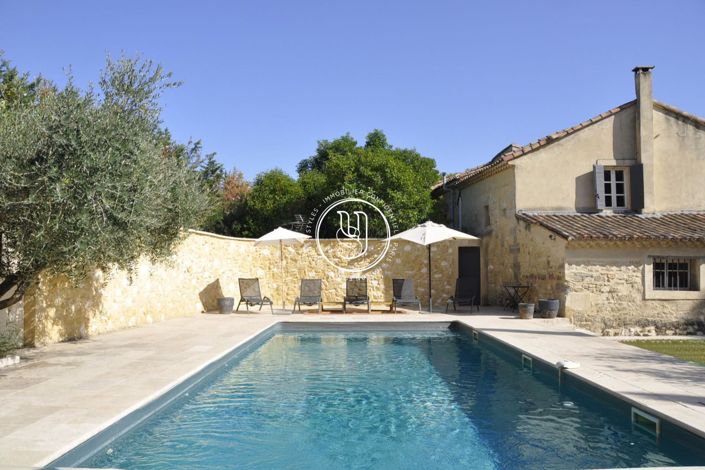 Image No.1-8 Bed House for sale