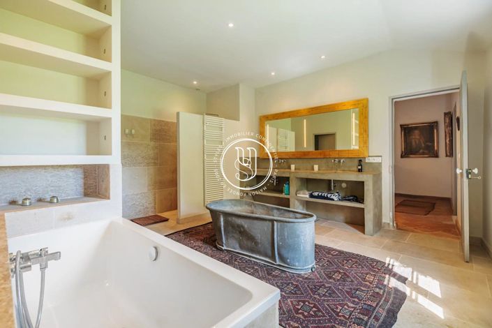 Image No.16-8 Bed House for sale