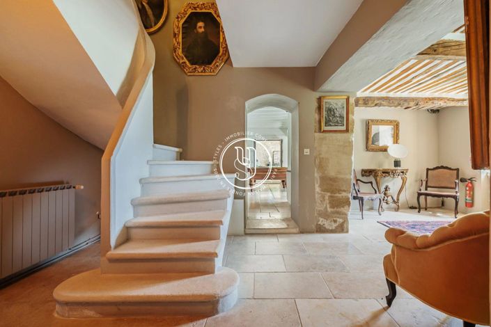 Image No.5-8 Bed House for sale