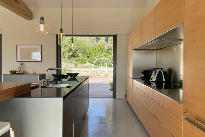 Image No.9-7 Bed House for sale