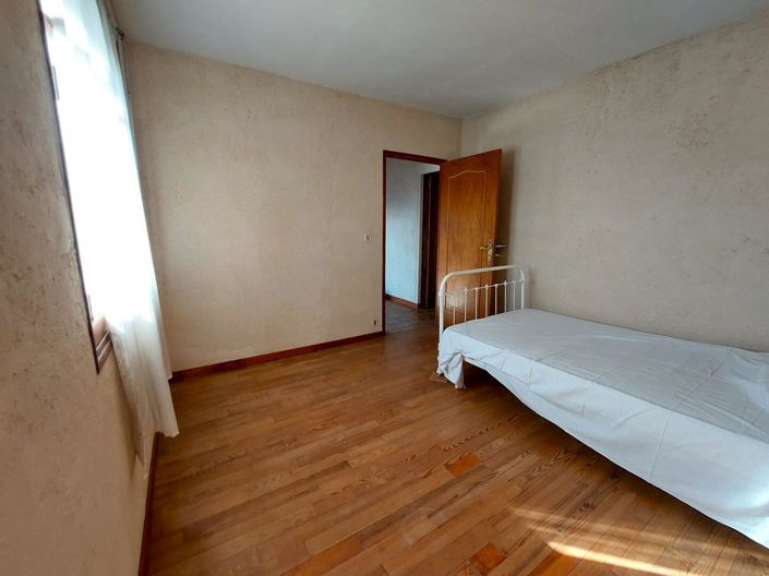 Image No.15-4 Bed House for sale