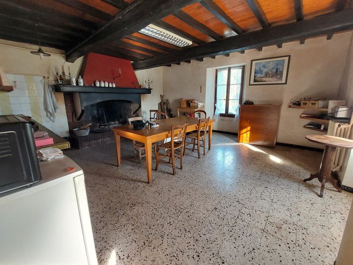 Image No.6-4 Bed House for sale