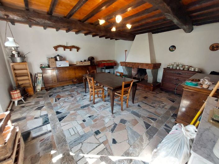 Image No.8-4 Bed House for sale