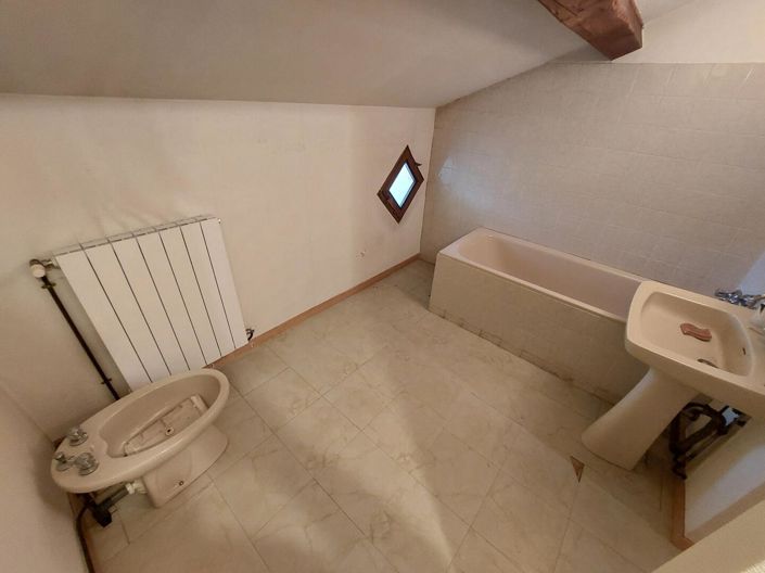 Image No.14-4 Bed House for sale