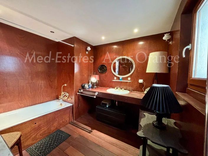 Image No.10-5 Bed Apartment for sale