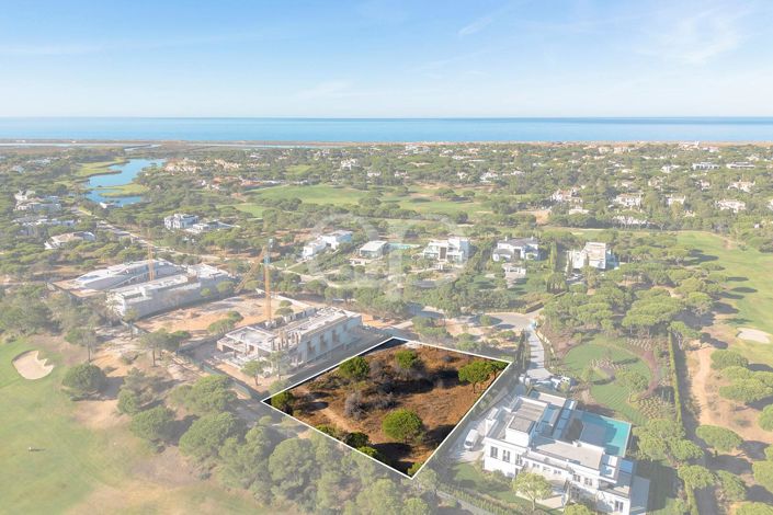 Image No.79-5 Bed House for sale