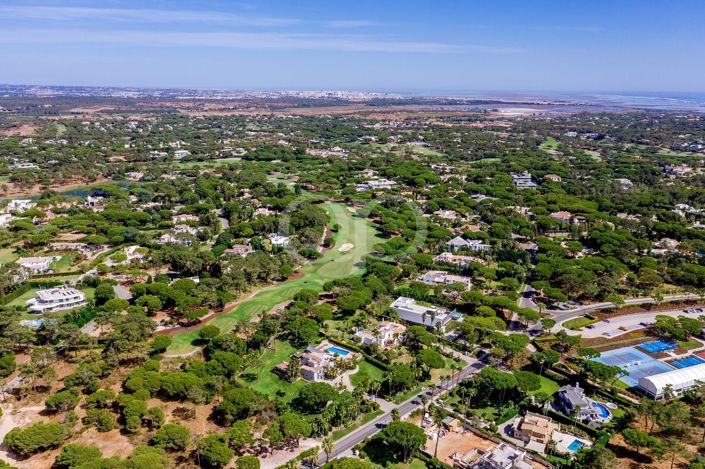 Image No.16-4 Bed House for sale