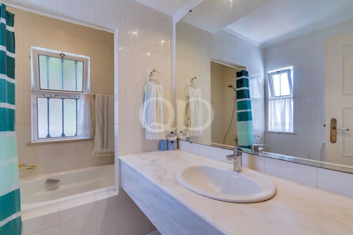 Image No.34-4 Bed House for sale