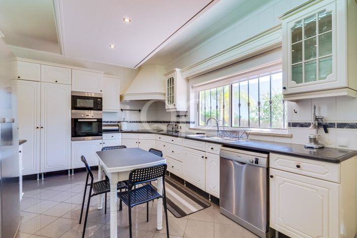 Image No.4-4 Bed House for sale