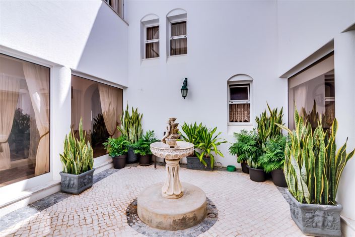 Image No.50-4 Bed House for sale