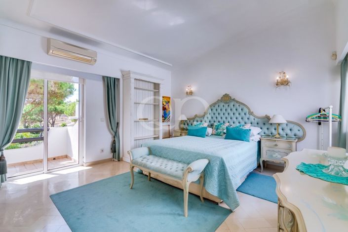 Image No.7-4 Bed House for sale