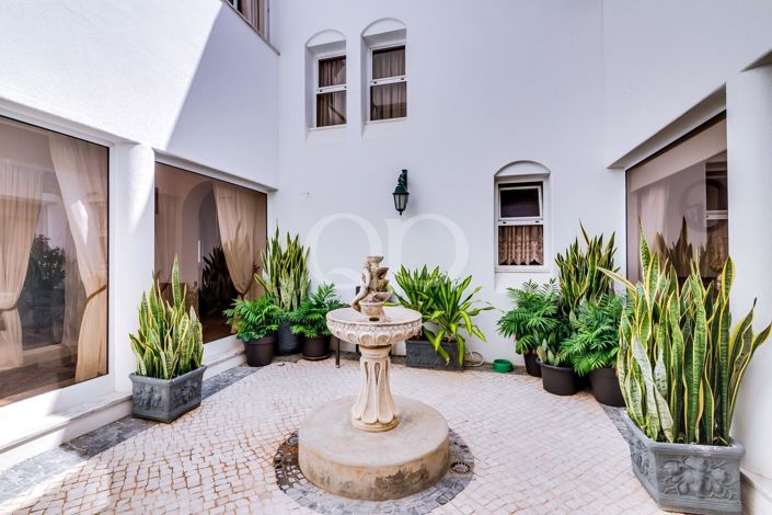 Image No.8-4 Bed House for sale