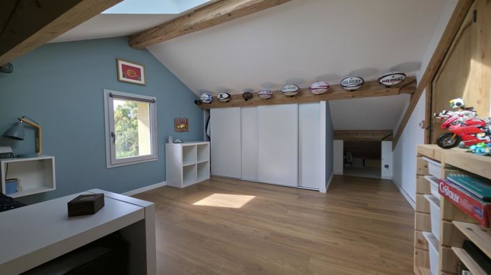 Image No.10-3 Bed House for sale