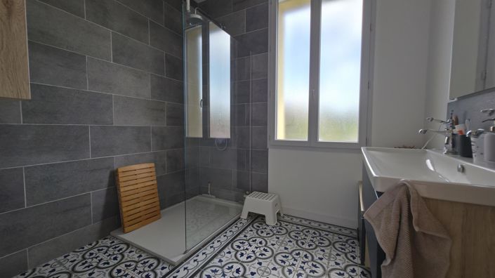 Image No.18-3 Bed House for sale