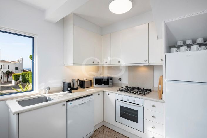 Image No.6-3 Bed House for sale