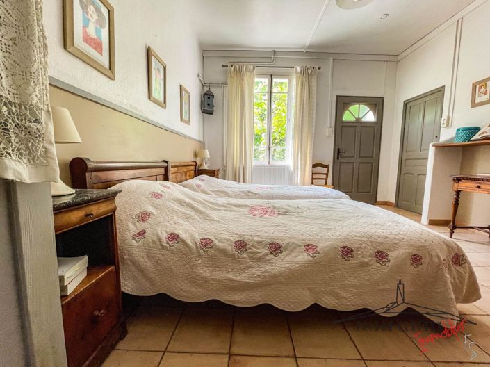 Image No.13-6 Bed House for sale