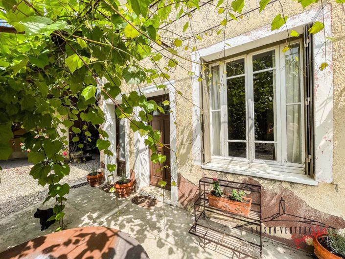 Image No.6-6 Bed House for sale