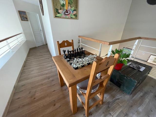 Image No.12-5 Bed House for sale