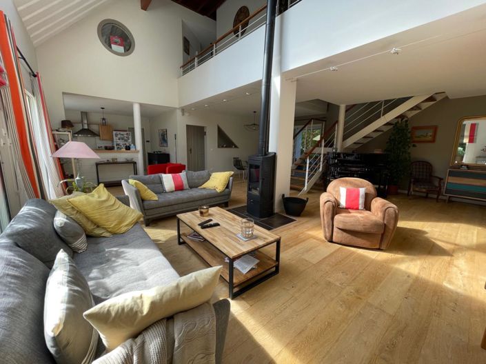 Image No.6-5 Bed House for sale