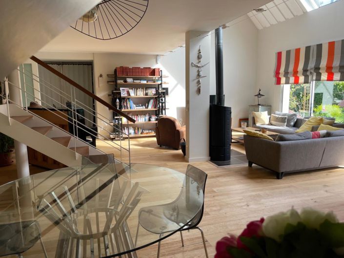 Image No.8-5 Bed House for sale