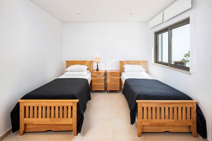 Image No.8-3 Bed House for sale