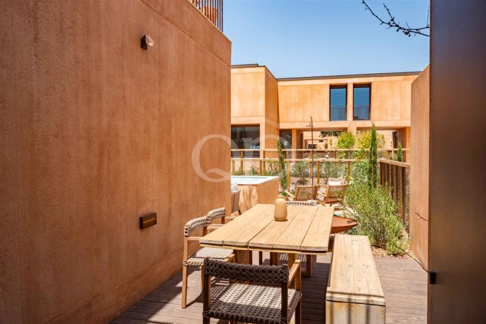 Image No.12-2 Bed House for sale