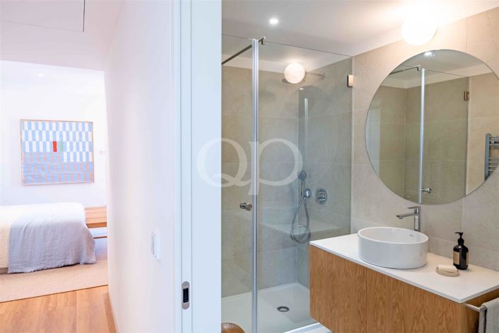 Image No.9-2 Bed House for sale