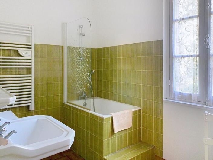 Image No.10-3 Bed House for sale