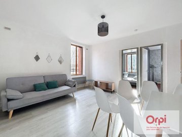 1 - Montluçon, Property