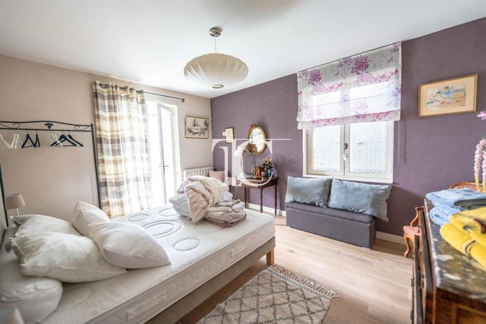 Image No.19-5 Bed House for sale