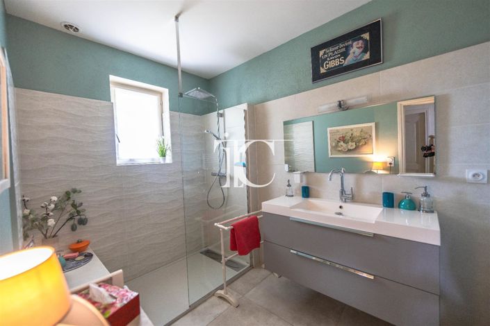 Image No.22-5 Bed House for sale